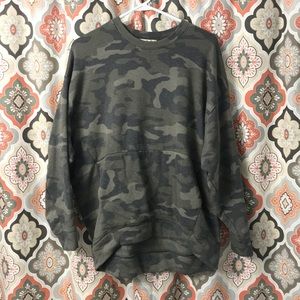Oversized camo sweatshirt
